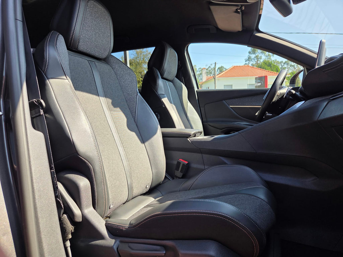 PEUGEOT 3008 GT LINE EAT8