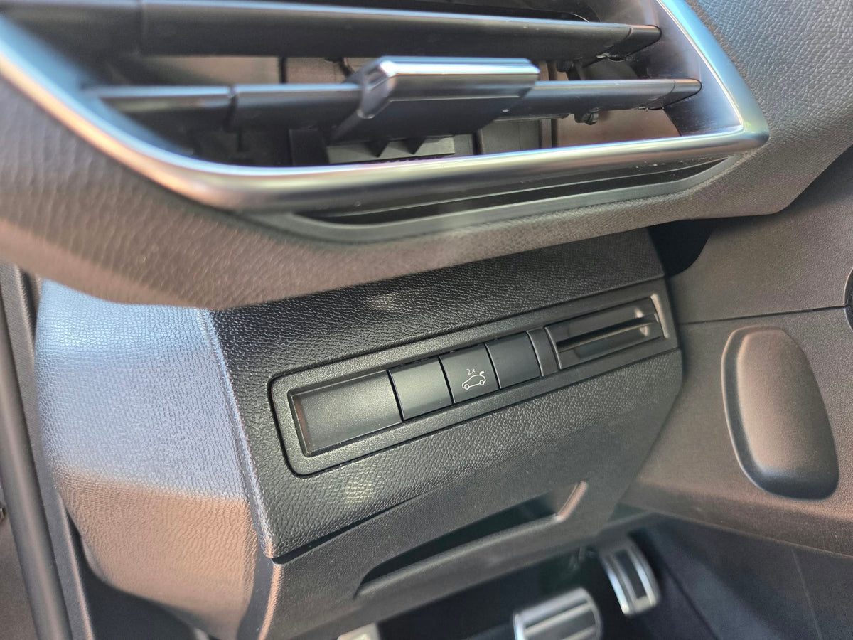 PEUGEOT 3008 GT LINE EAT8